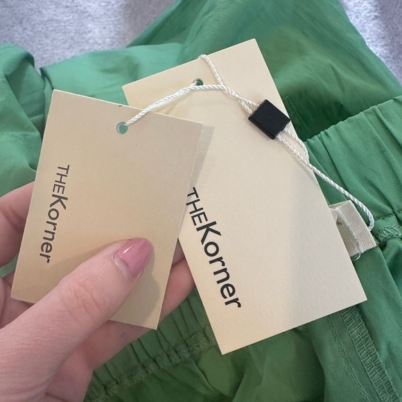 NWT Anthropologie The Korner Cropped Green Trousers Size 4 - Picture 3 of 7